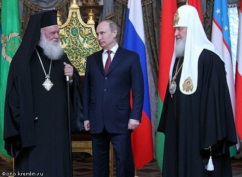 В.Путин поблагодарил патриарха за организацию "праздничных мероприятий"