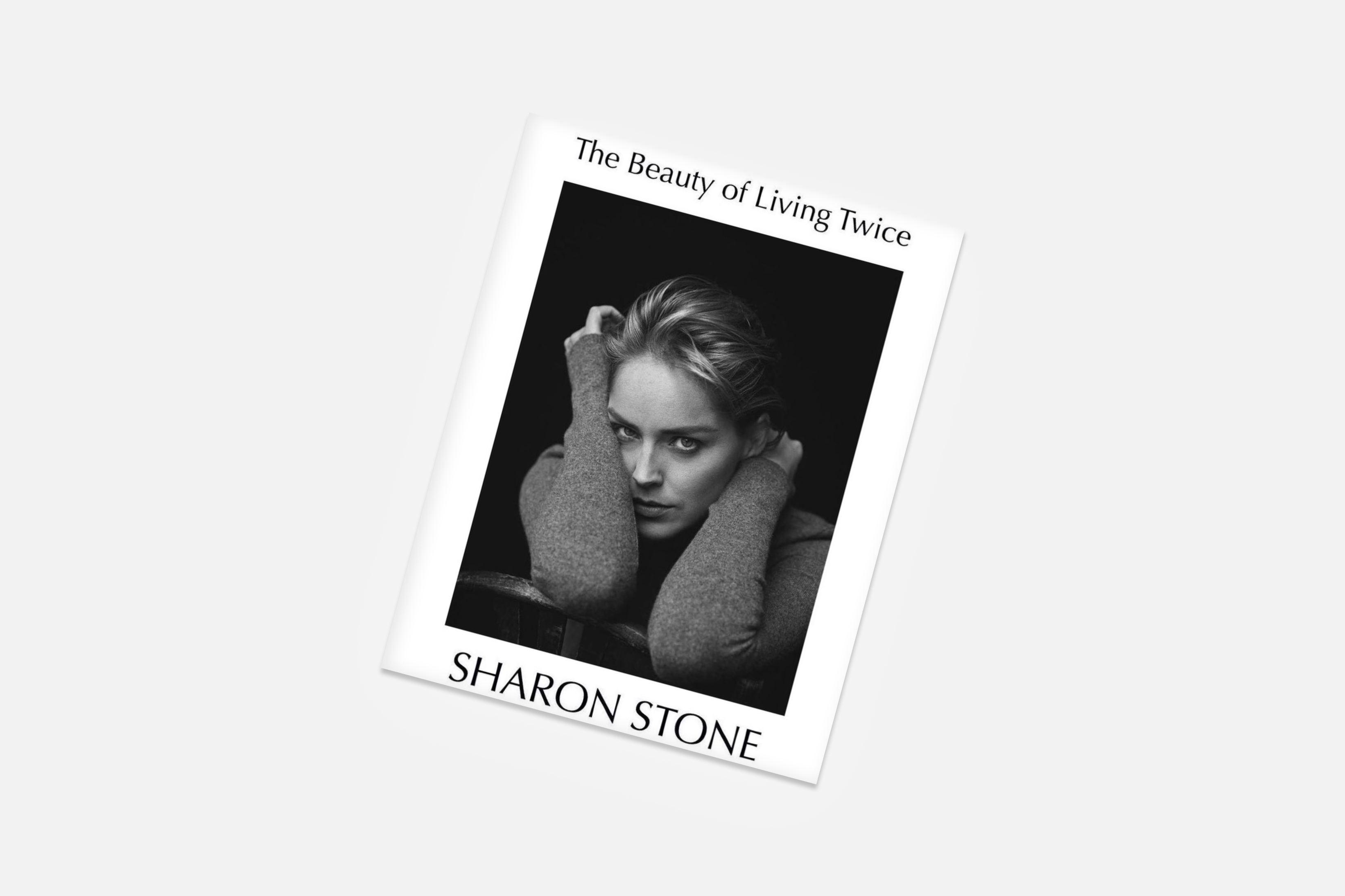 Фото: instagram.com/sharonstone/