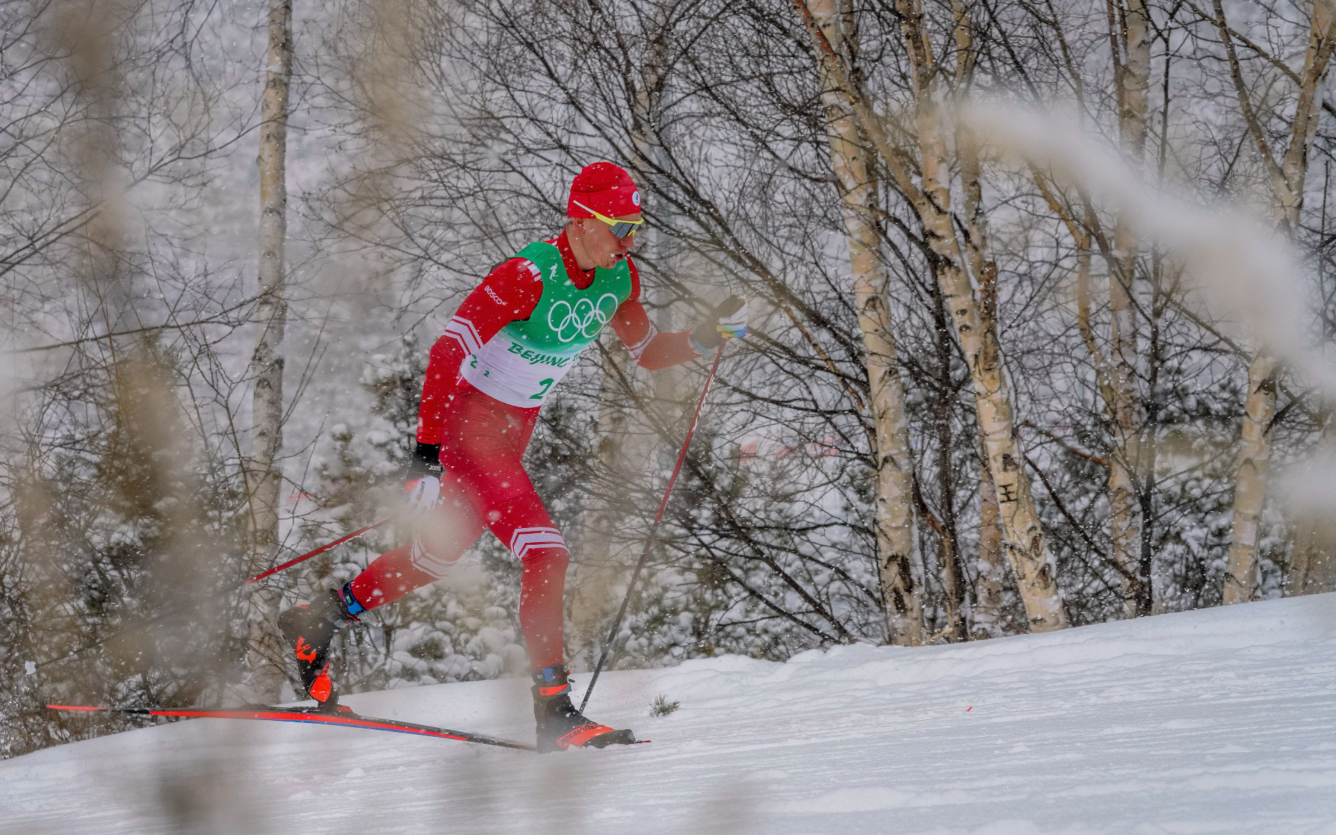 Российские лыжники после падения вышли в финал спринта как «лаки-лузеры»