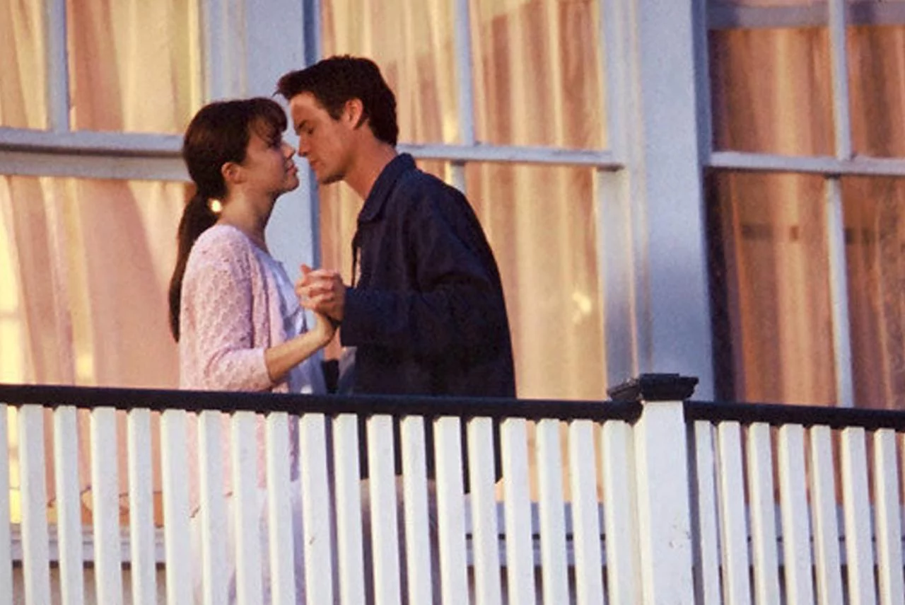 Кадр из фильма «Спеши любить»