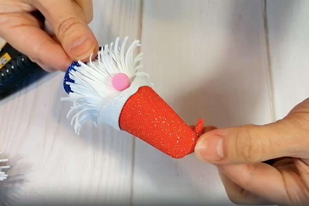 Как сделать новогоднего гнома из фоамирана