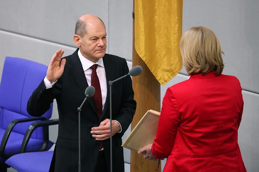Олаф Шольц во время присяги, Берлин, 8 декабря 2021 года