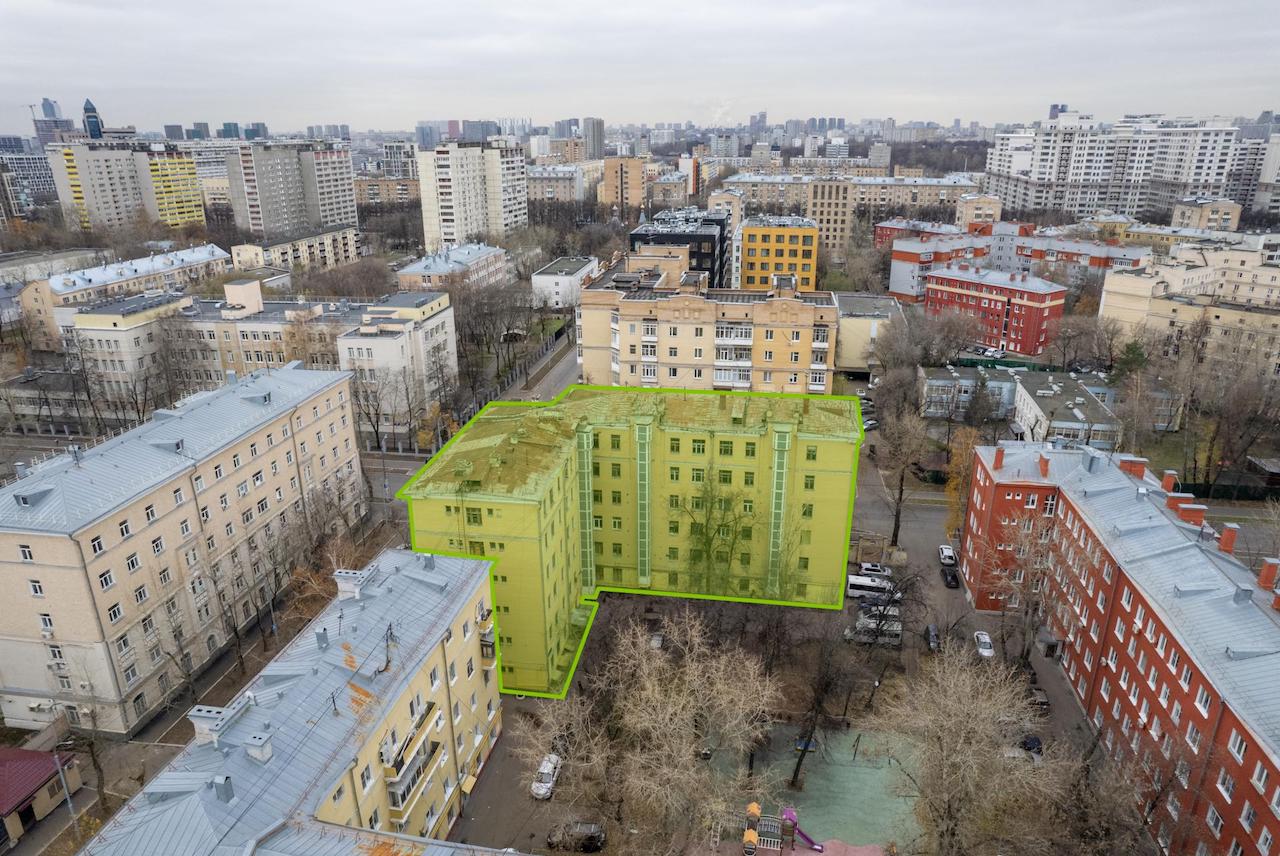 В Москве с торгов продали дом-памятник «Ворота коммуны» за ₽520 млн