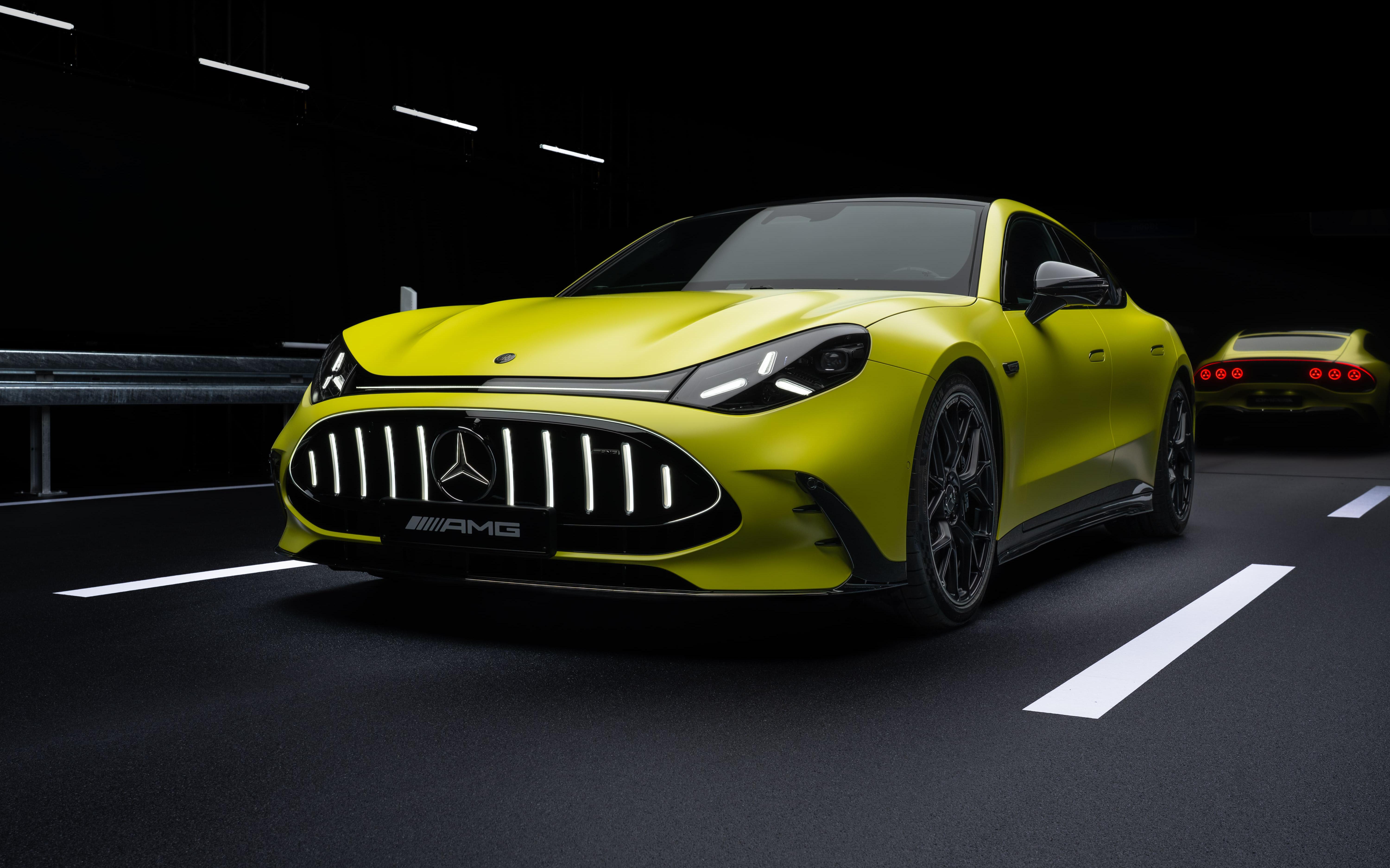 Представлен новый Mercedes-AMG GT. С имитацией V8 и разноцветной крышей