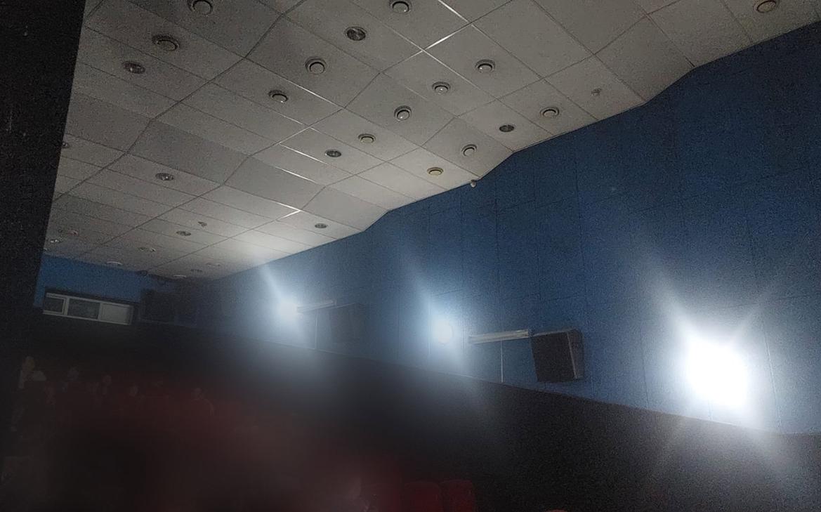 В Хакасии не менее 15 человек получили ожоги глаз в кинотеатре