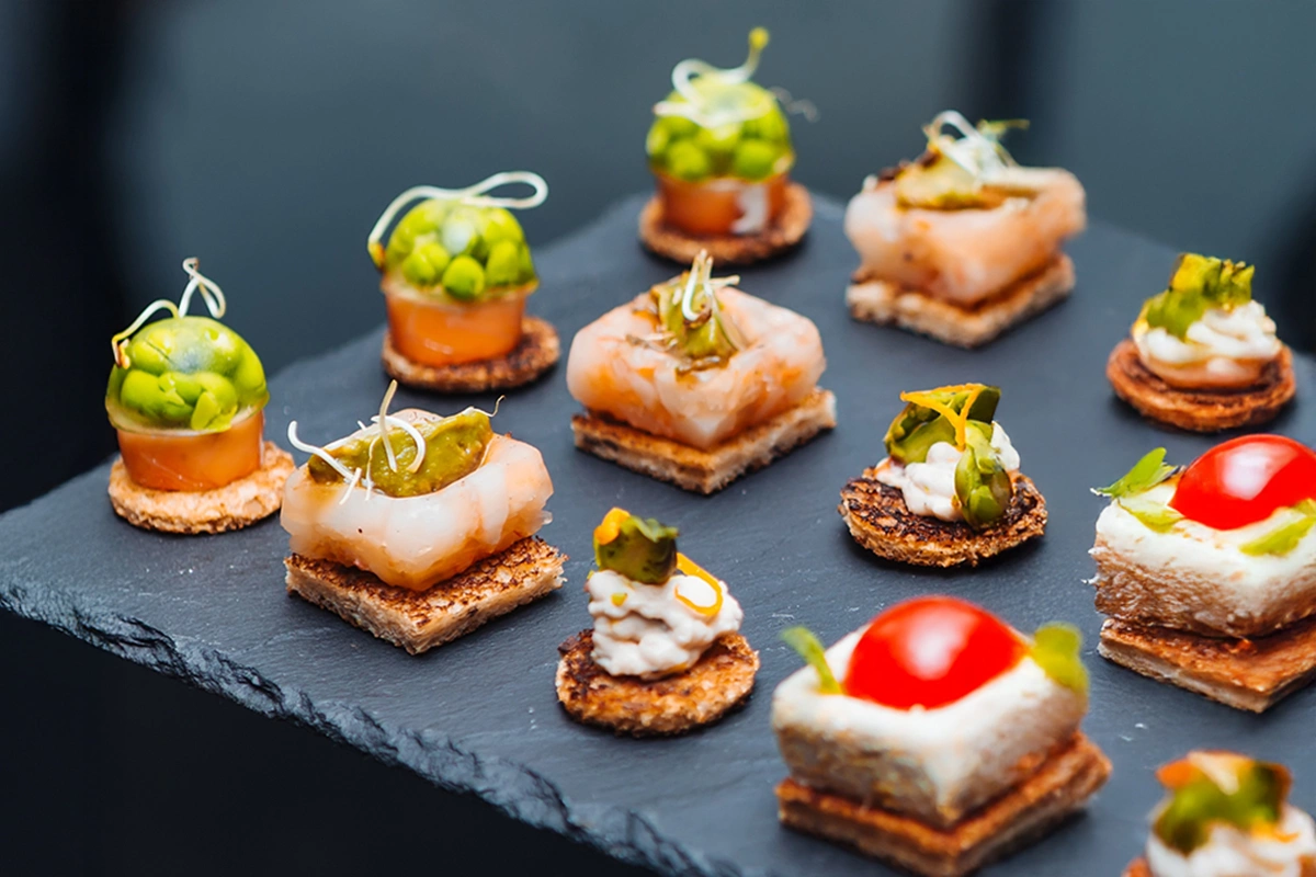 Кейтеринг: что это такое и как работает выездное обслуживание