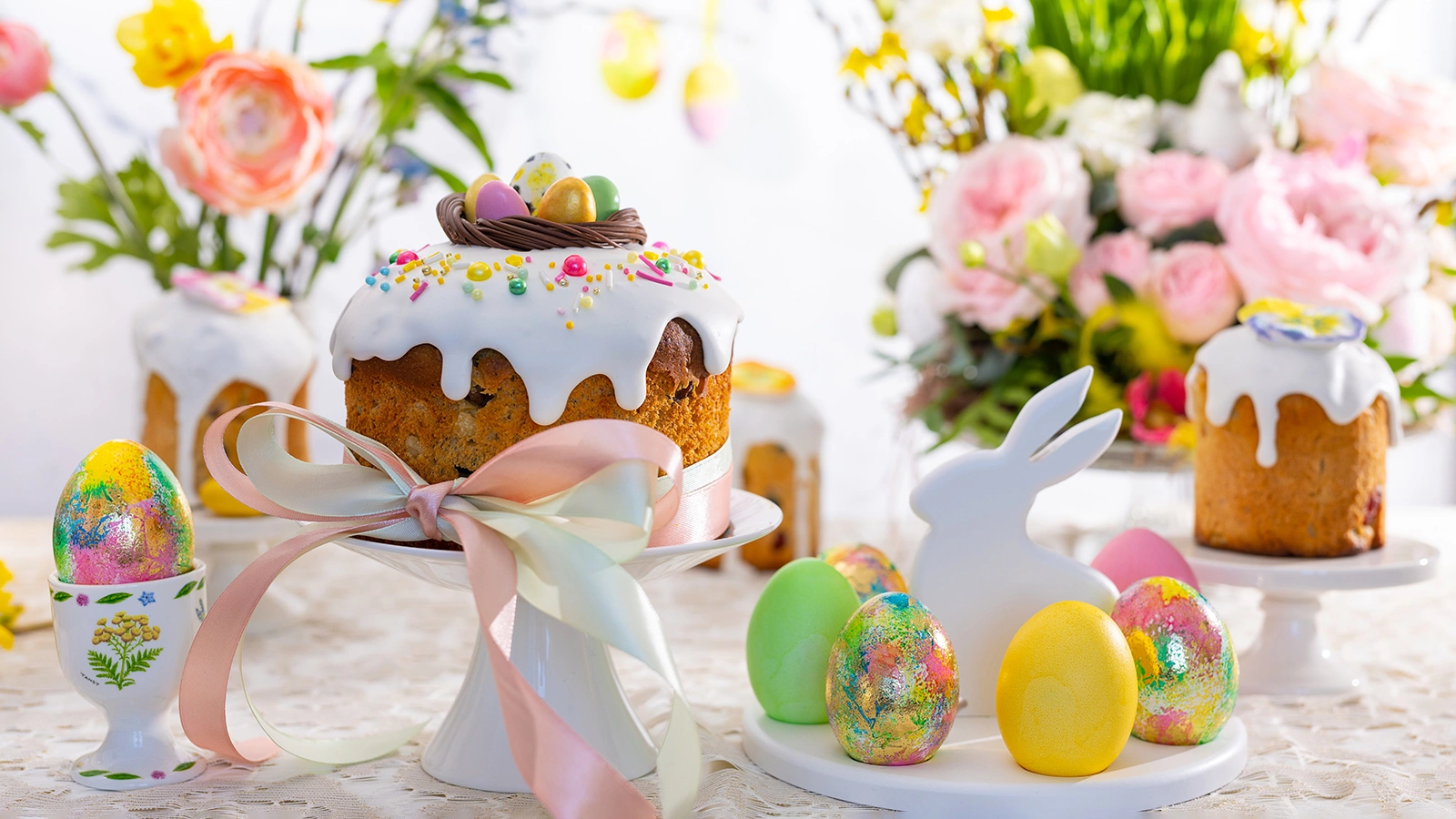 Пасхальная трапеза считается важной частью праздника и связана с завершением строгого Великого поста