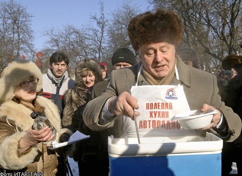 Владимир Жириновский в фотографиях: драки, соки и песни российской политики