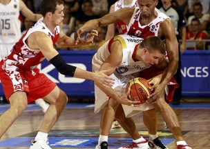Российские баскетболисты уступили немцам