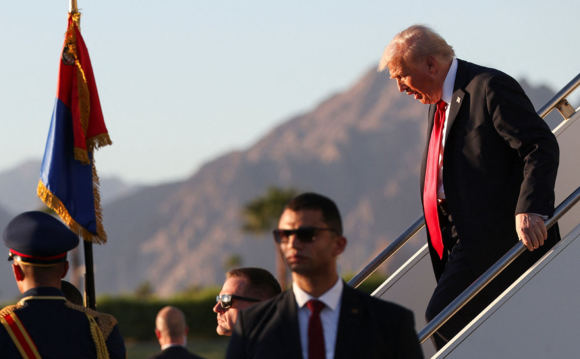 Президент Египта Абдель Фаттах ас-Сиси встретил Трампа в аэропорту. Вскоре после прибытия американского коллеги он написал в Facebook (принадлежит Meta, которая признана экстремистской и запрещена в России): &laquo;Все они (прибывшие на саммит лидеры.&nbsp;&mdash; РБК) несут одно и то&nbsp;же послание человечеству: хватит войны&hellip; добро пожаловать в мир&raquo;.