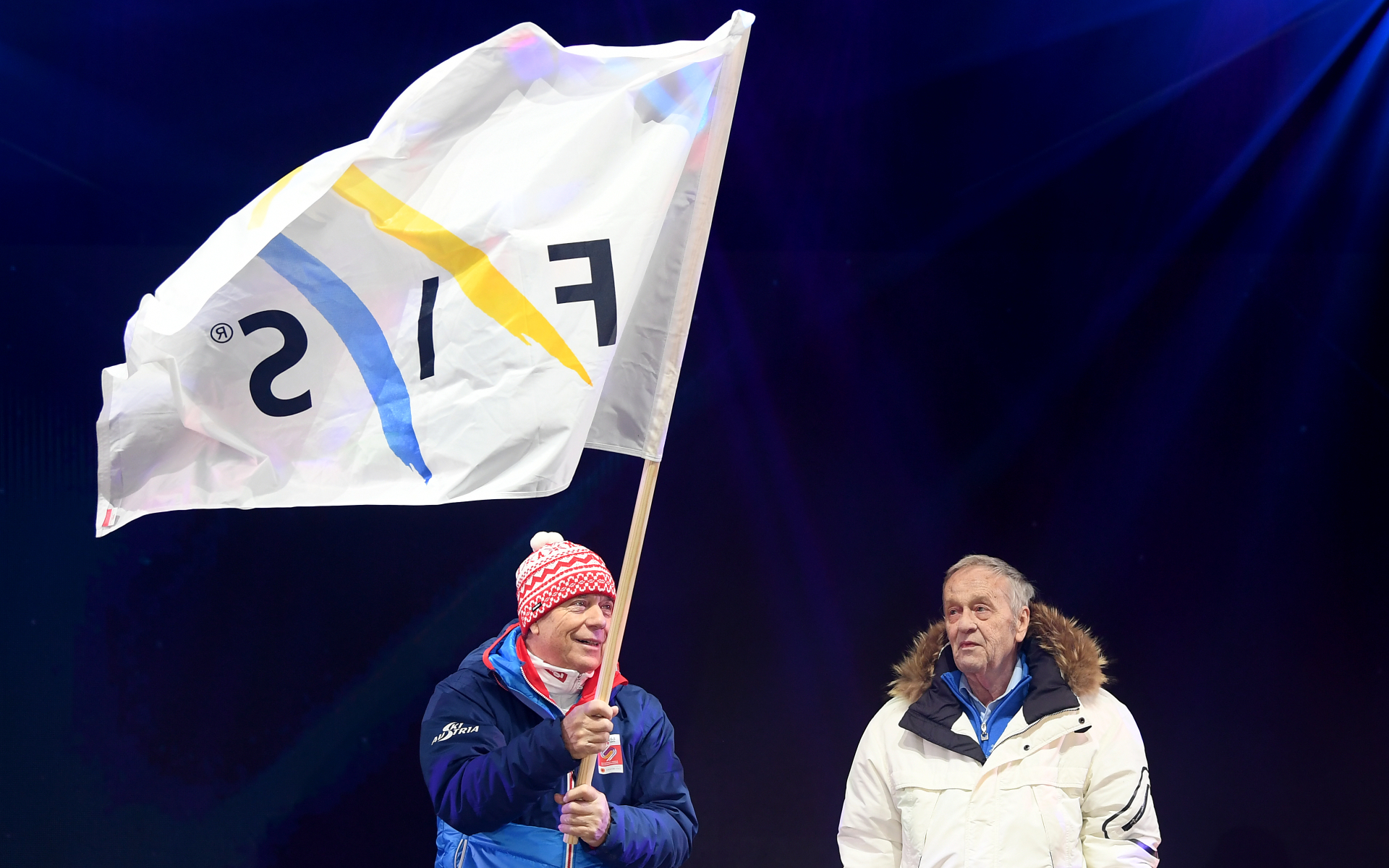 FIS запретила исполнение гимна России на лыжных соревнованиях