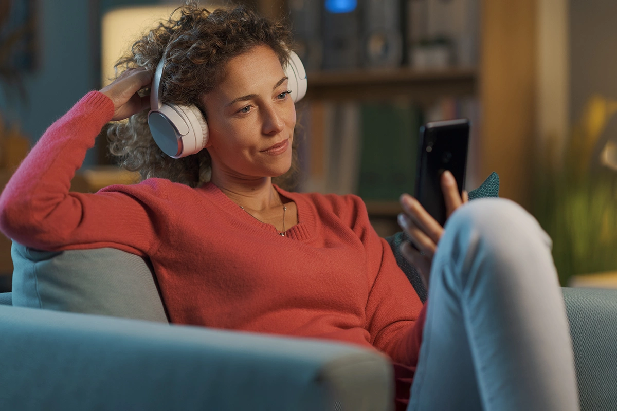 Прослушивание музыки офлайн доступно только по подписке