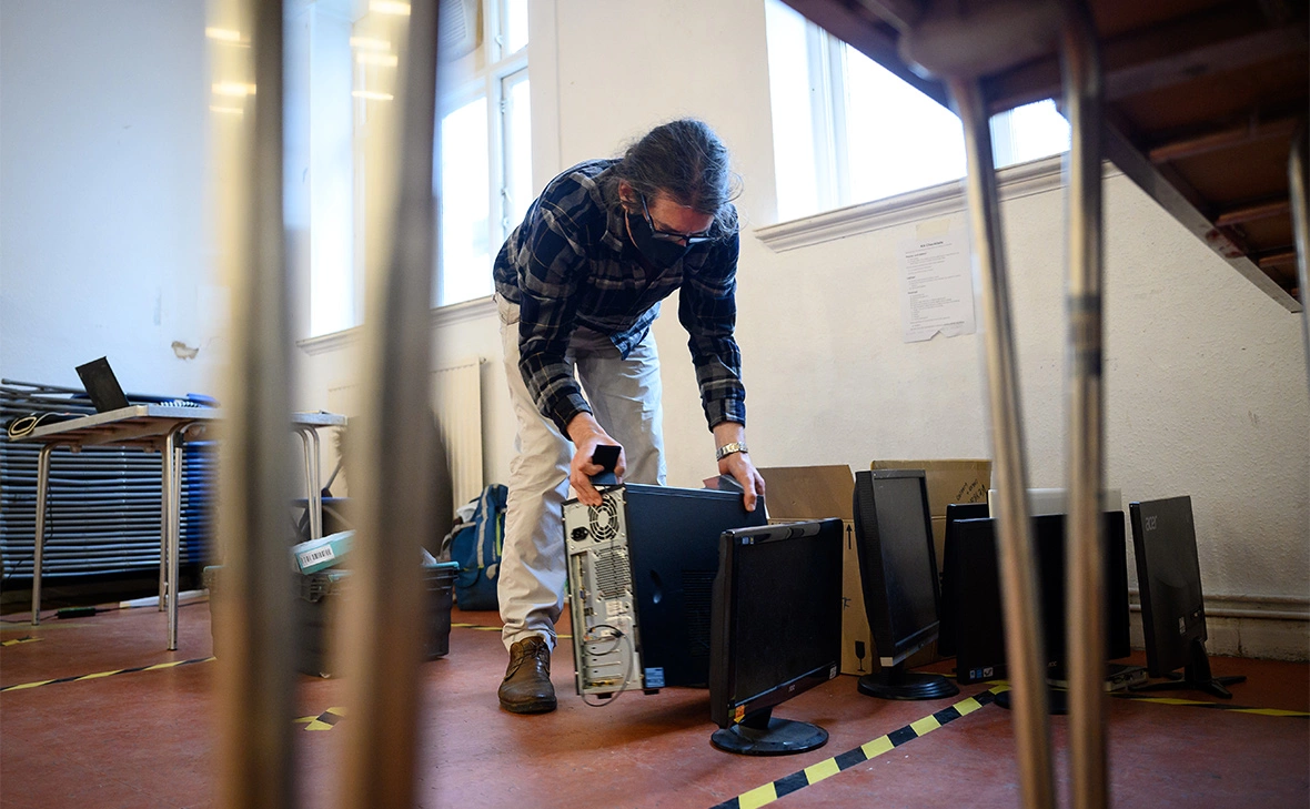 Leon Neal / Getty Images