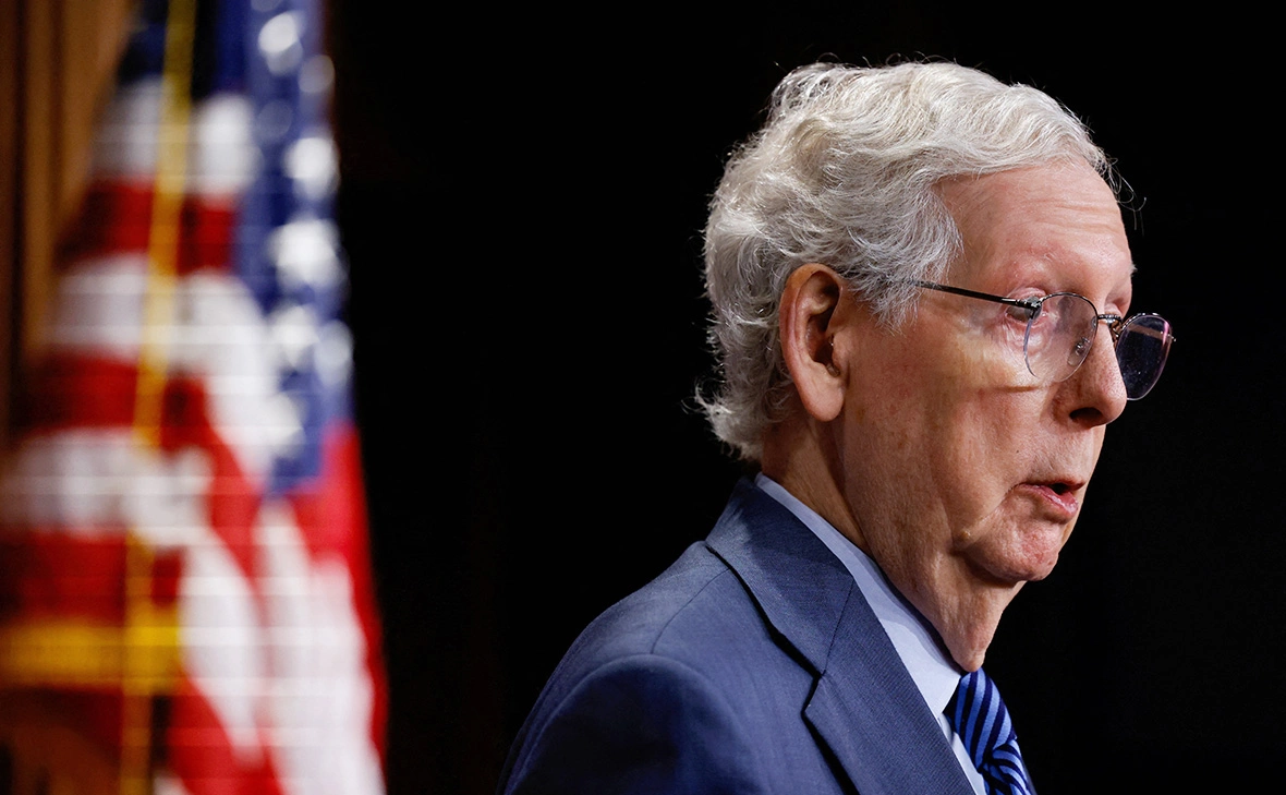 Julia Nikhinson / Reuters