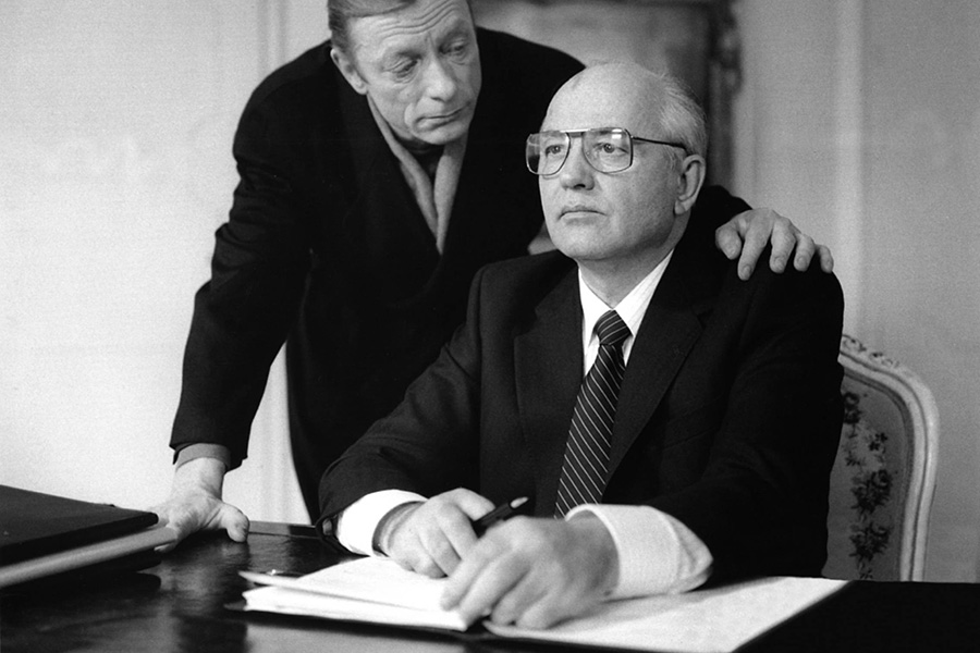 Михаил Горбачев в фильме &laquo;Небо над Берлином&raquo;, 1993 год