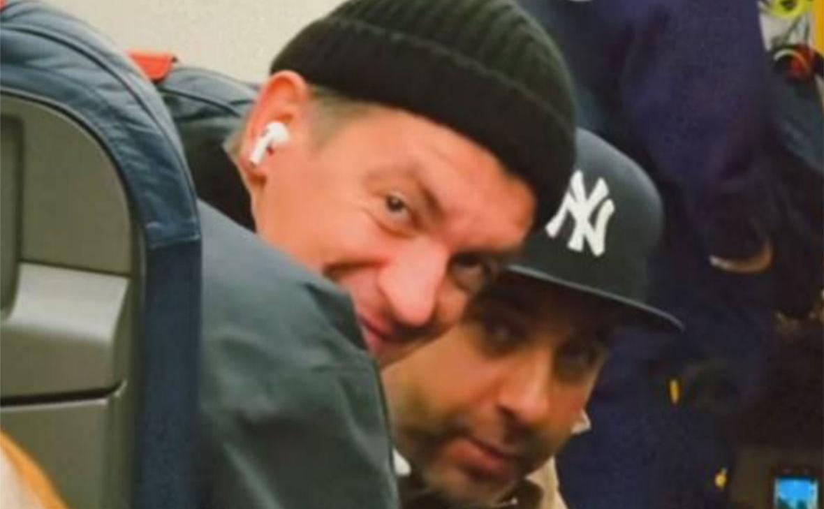 Letalo z Ivanom Urgantom in Aleksandrom Gudkovim zasilno pristalo v Münchnu