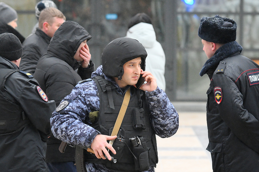 Губернатор Московской области Андрей Воробьев назвал произошедшее в Одинцово &laquo;ужасной, запредельной жестокостью&raquo;. &laquo;Для всего Подмосковья это настоящая трагедия. Нужно проанализировать все, что к ней привело, и сделать все, чтобы такое больше не повторилось&raquo;, &mdash; заявил он.

