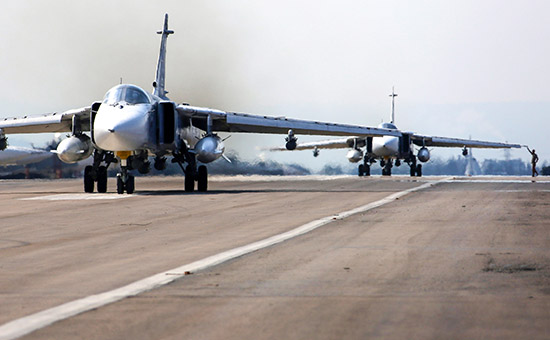 Российские фронтовые бомбардировщики на&nbsp;авиабазе Хмеймим&nbsp;в Сирии