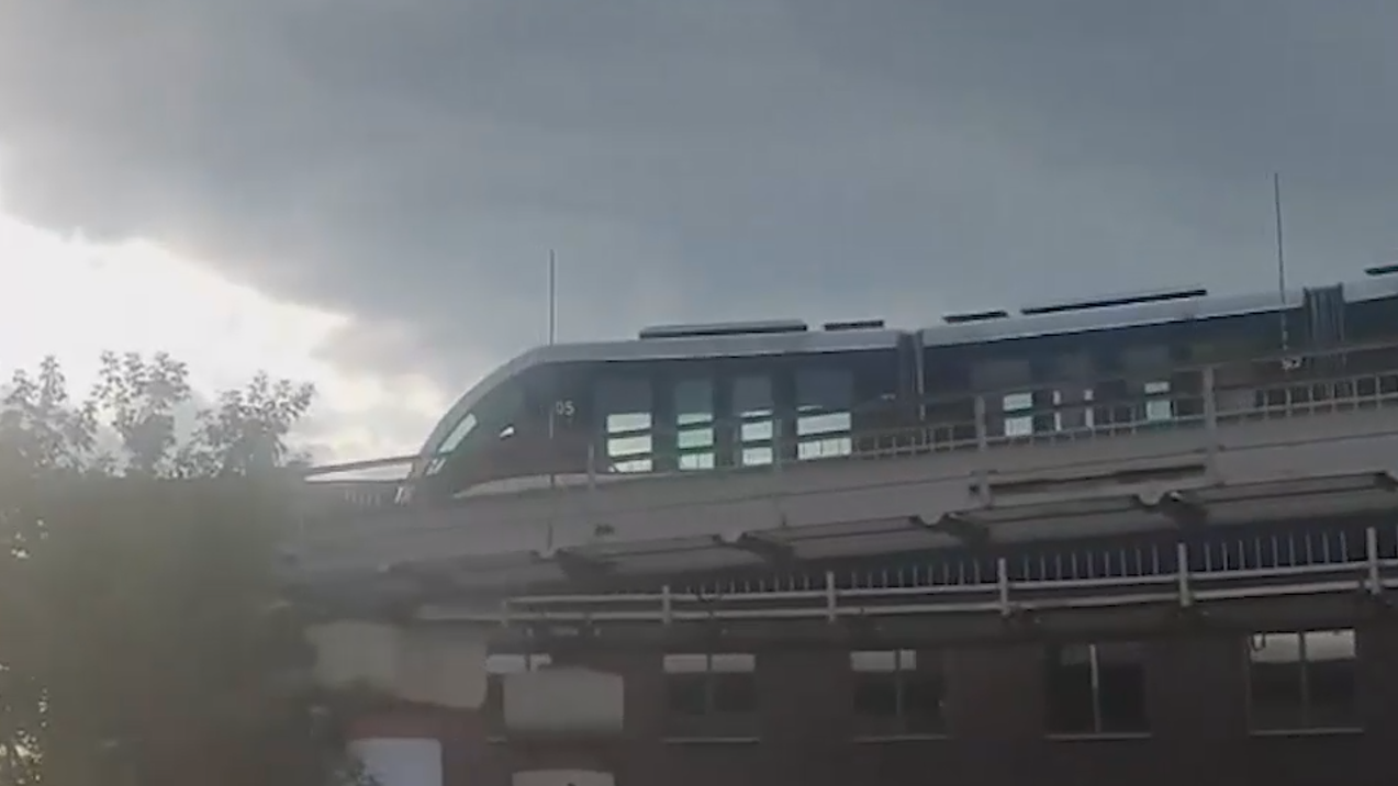 Как москвичи навсегда попрощались с монорельсом. Видео