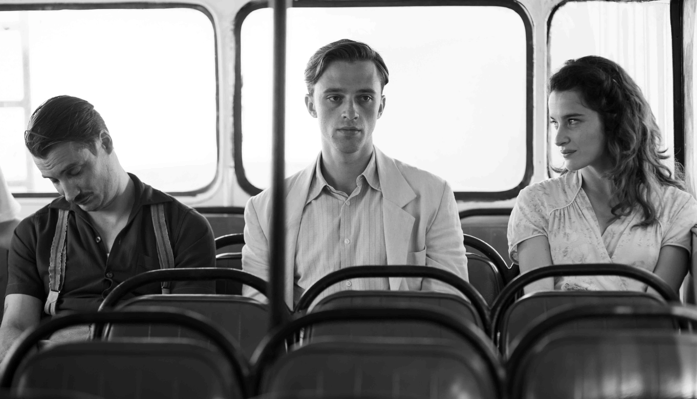 Кадр из фильма «Посторонний»