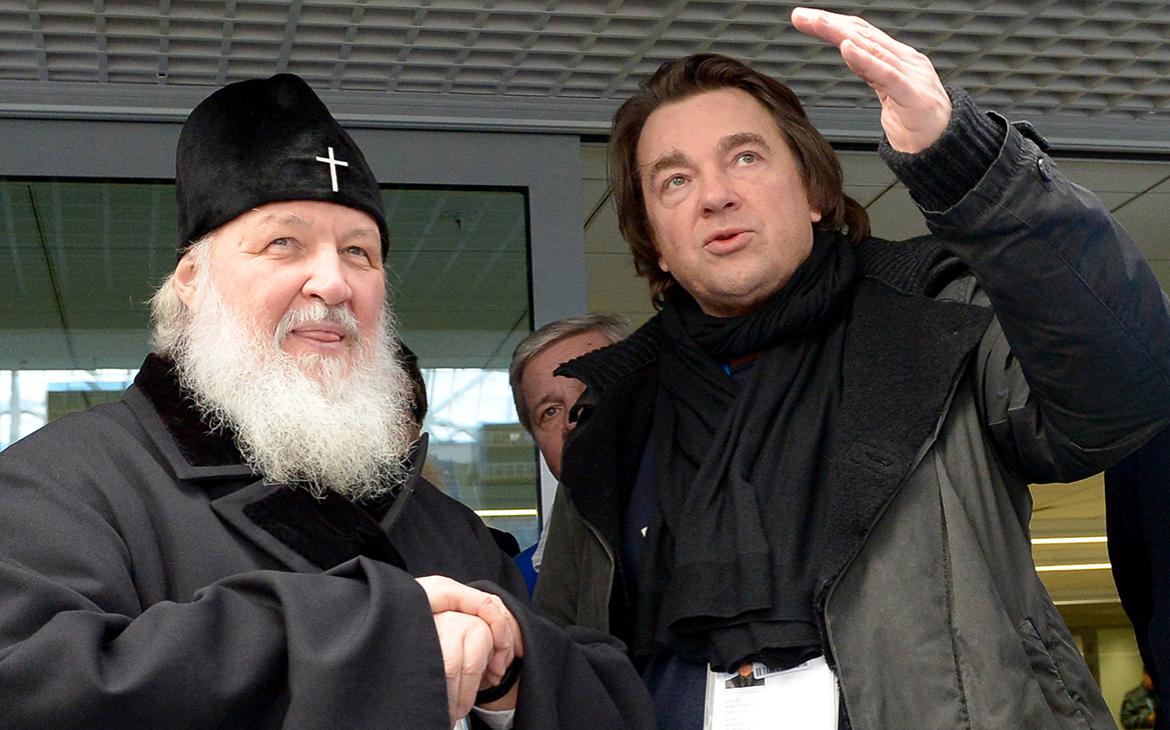 Зеленский ввел санкции против патриарха Кирилла, Бузовой и Тимати