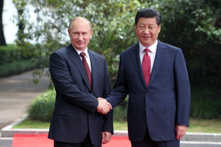 Президент России Владимир Путин с председателем КНР Си Цзиньпином в государственной резиденции &quot;Сицзяо&quot;