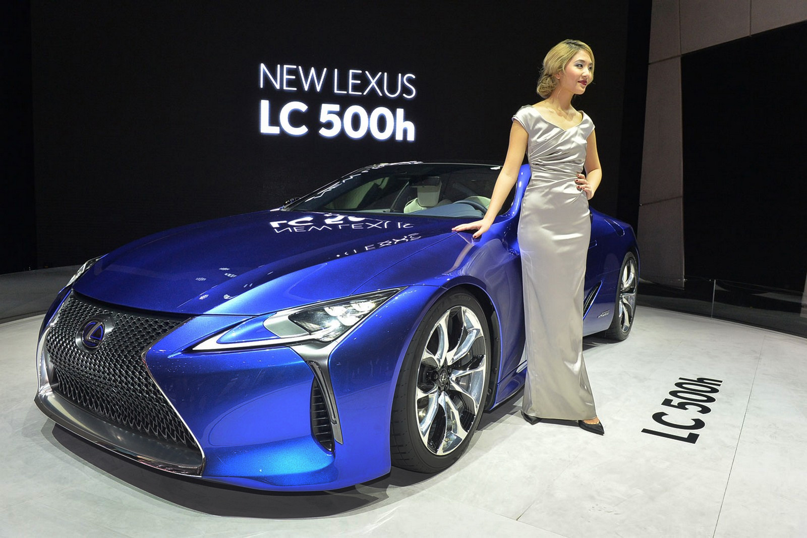 Флагманский спорткар Lexus LC 500 получил гибридную версию :: Autonews