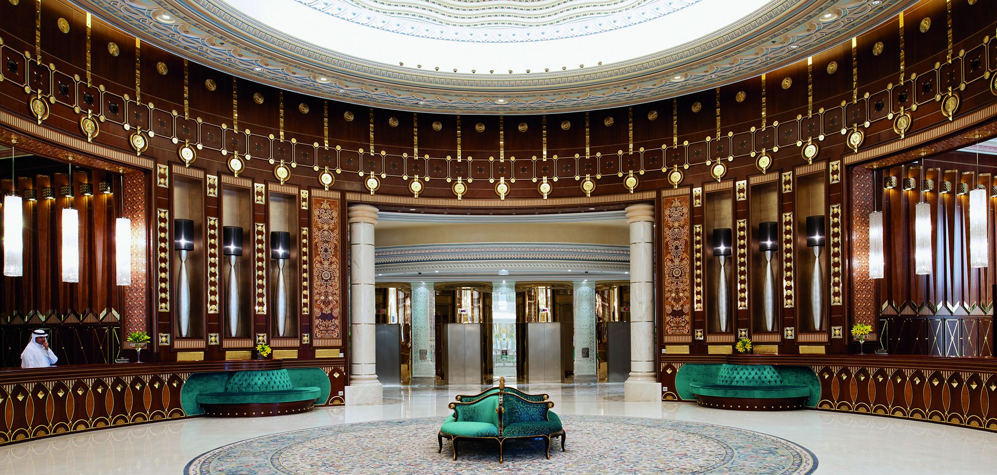 Отель находится в 40 минутах езды от международного аэропорта Король Халид и рядом с дипломатическим районом Эр-Рияда