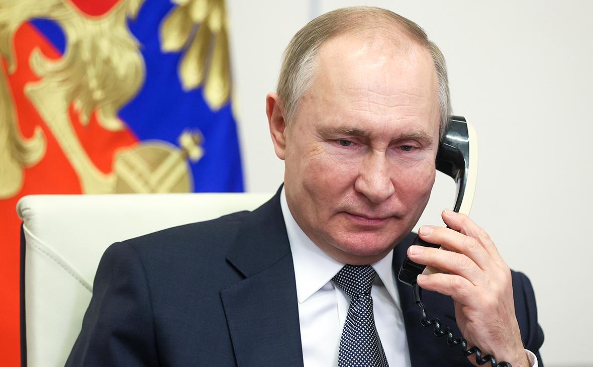 Песков заявил, что в графике Путина нет телефонного разговора с Макроном