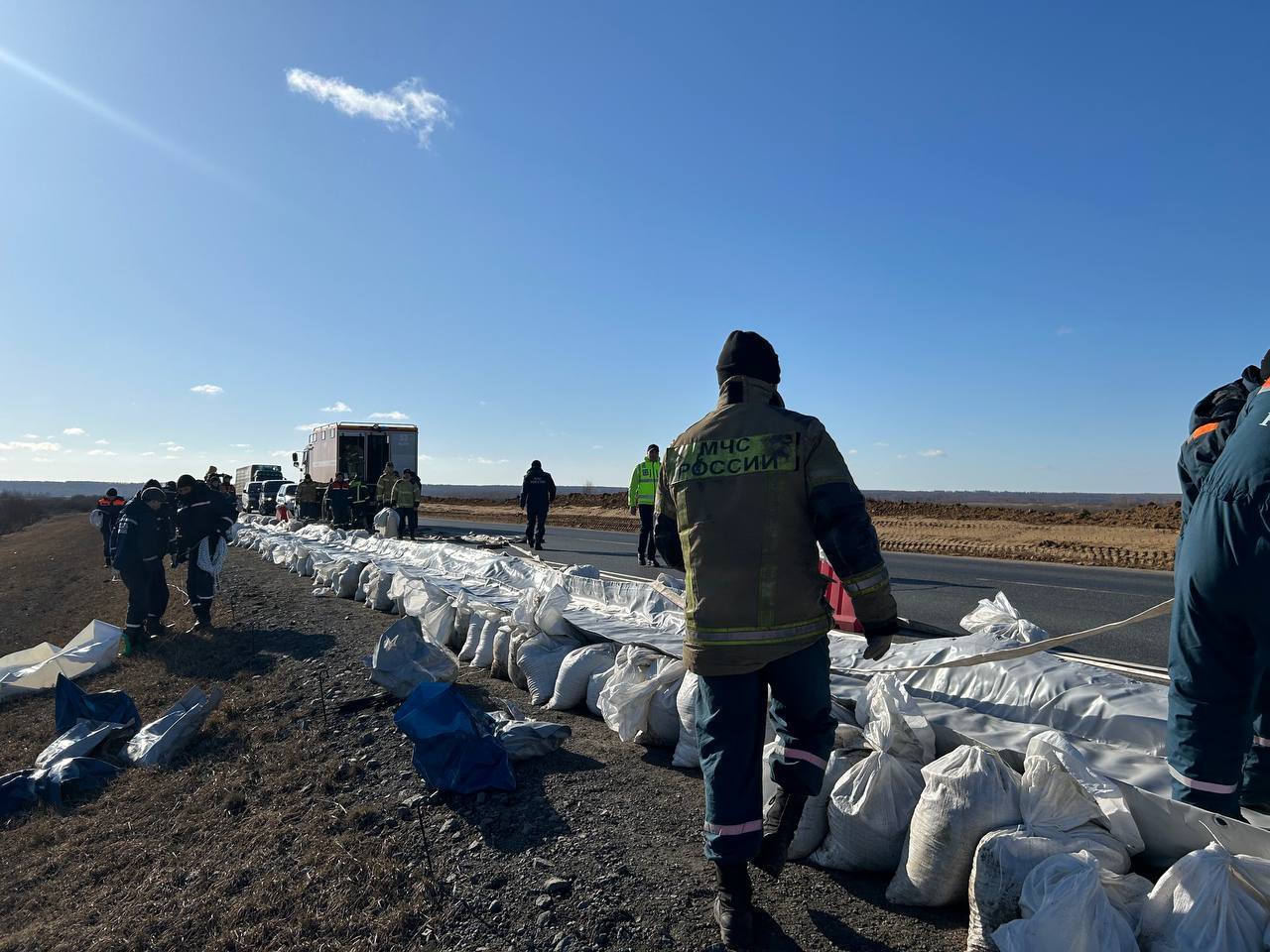 Взрыв льда, сбор оружия и эвакуация сел: как тюменцы готовятся к паводку