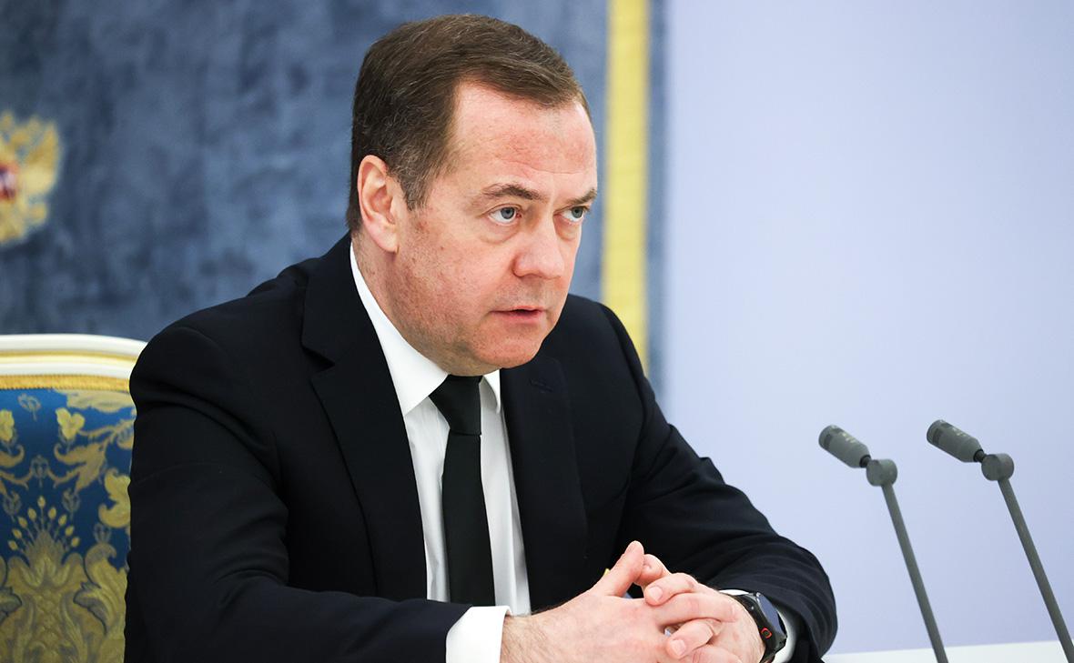 Медведев назвал три пользы от мирной конференции в Швейцарии