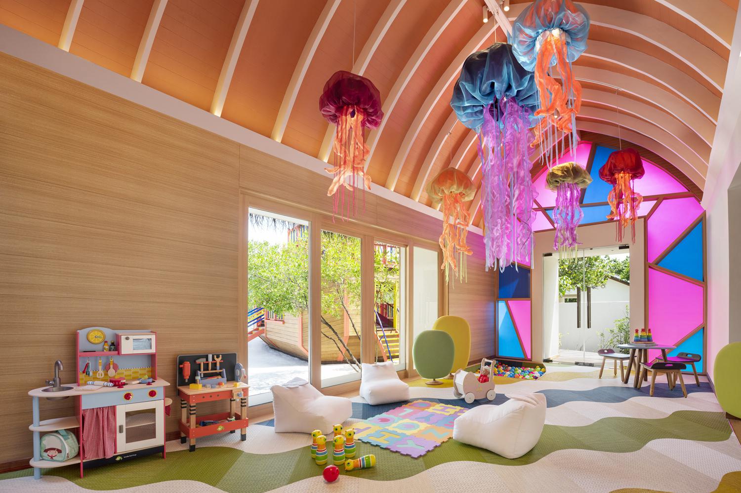 Детский клуб Little Griffins Kids Club