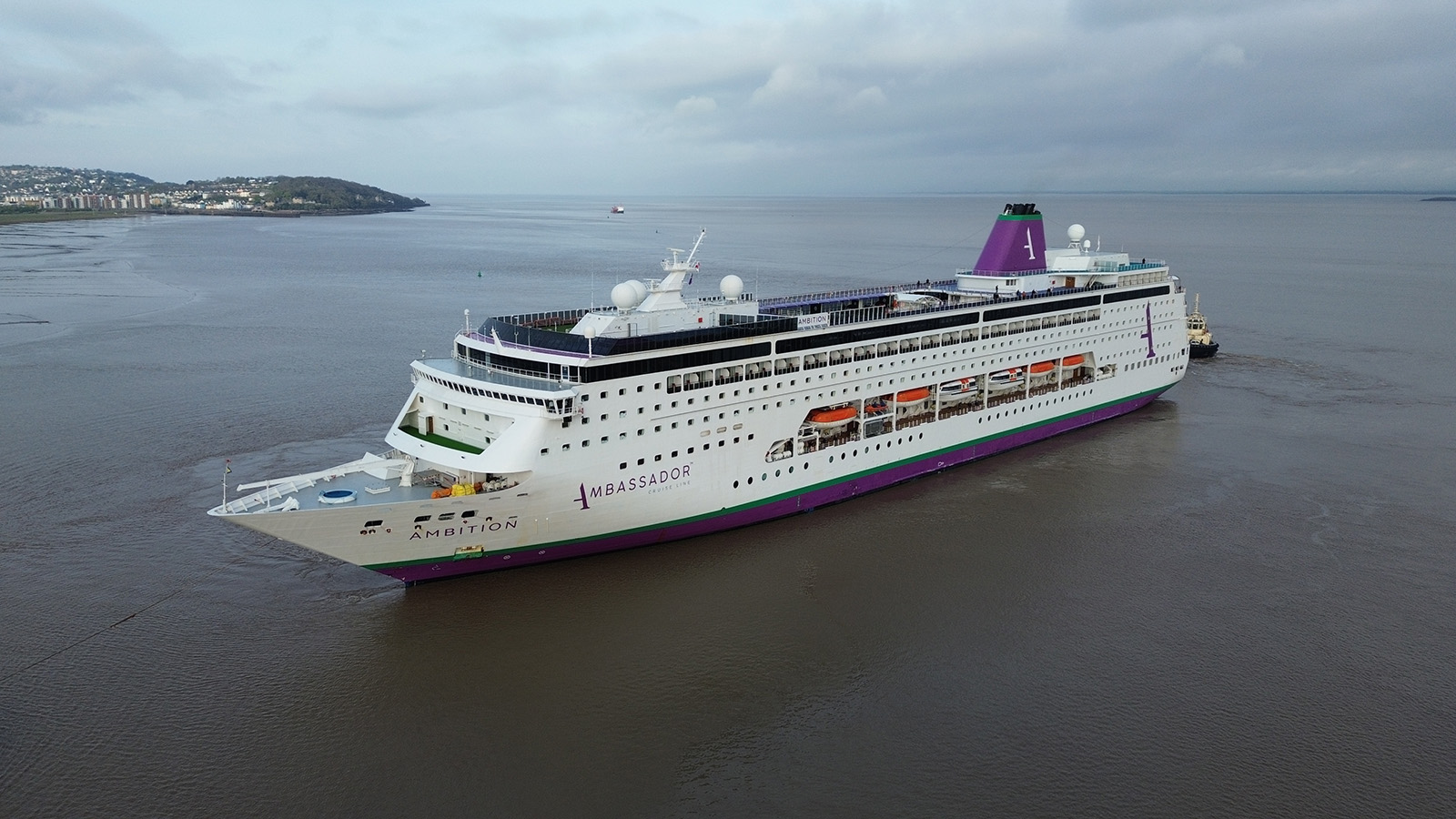 Судно Ambition компании Ambassador Cruise Line