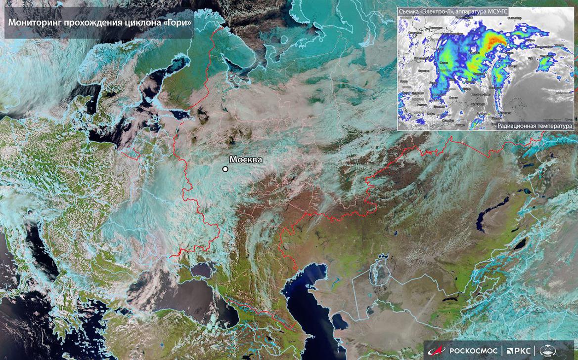 «Роскосмос» показал фотографию обрушившегося на центр России шторма