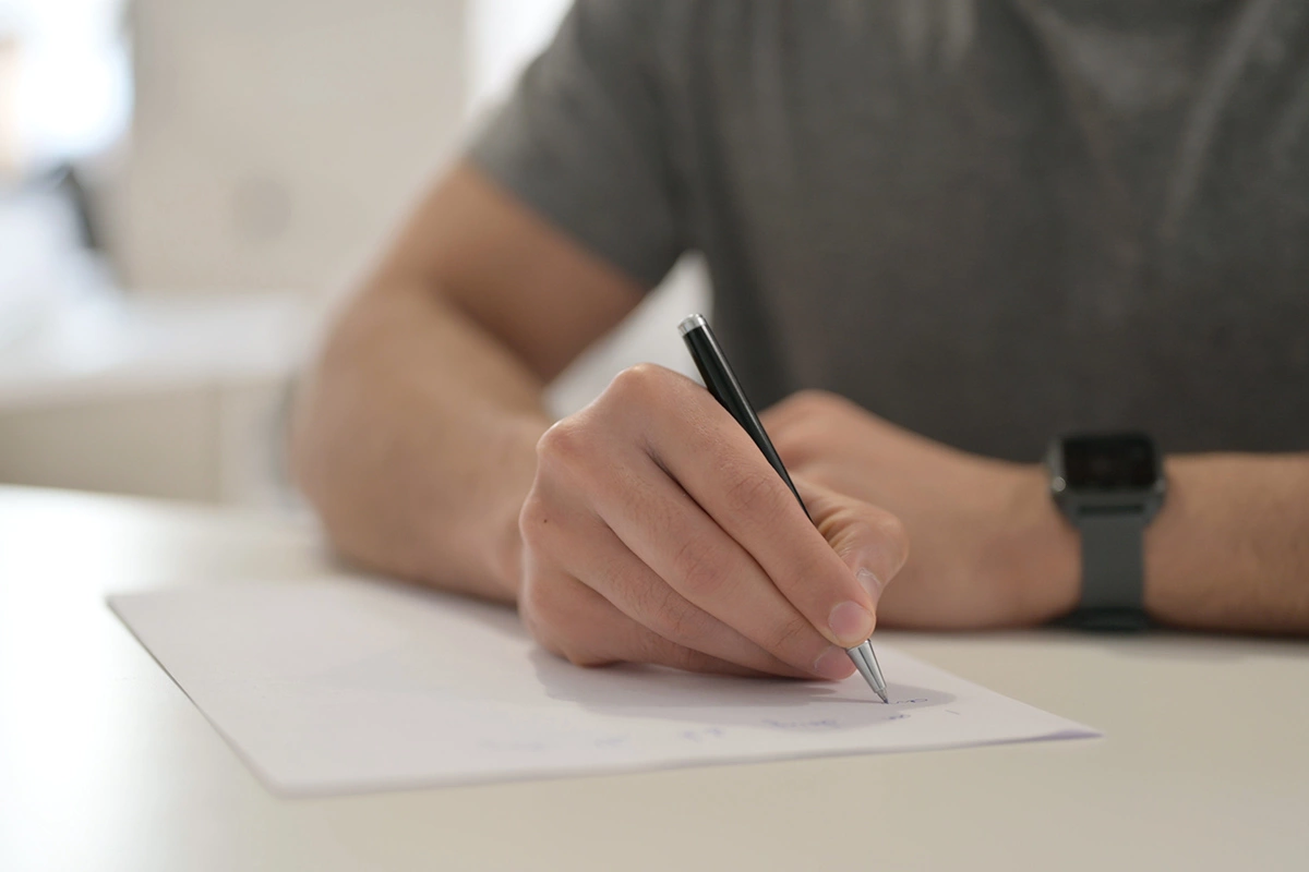 Обычно для этого используют стандартный перечень вариантов для мужчин и женщин