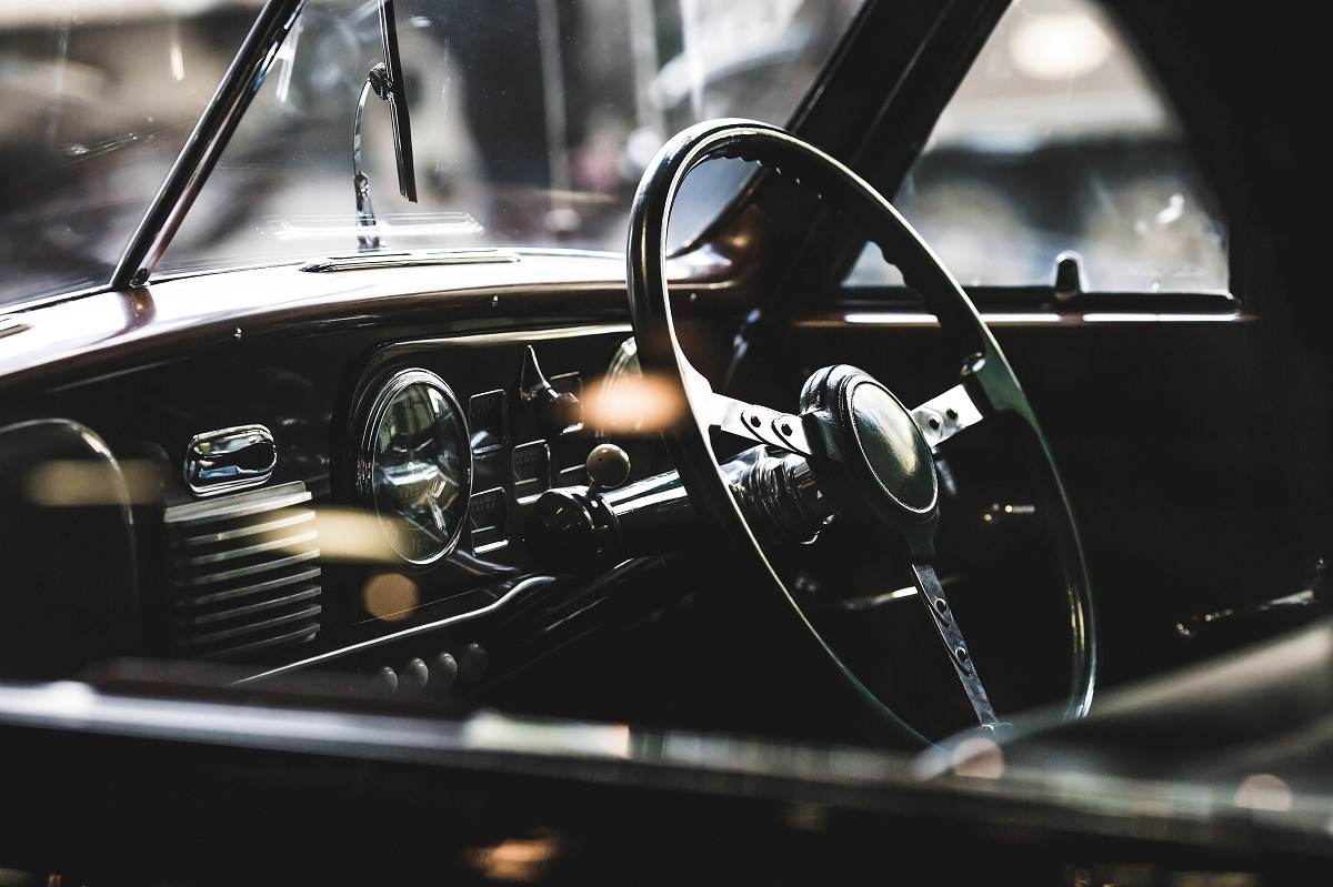 С 1 декабря в России начнет действовать новая методика расчета утилизационного сбора для легковых автомобилей, которые ввозятся из-за границы