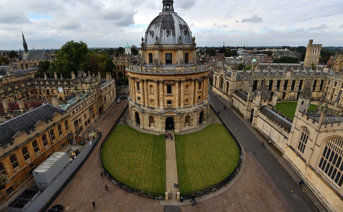 Carl Court / Getty Images