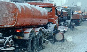 В Петербурге снегоуборочная машина врезалась в две маршрутки