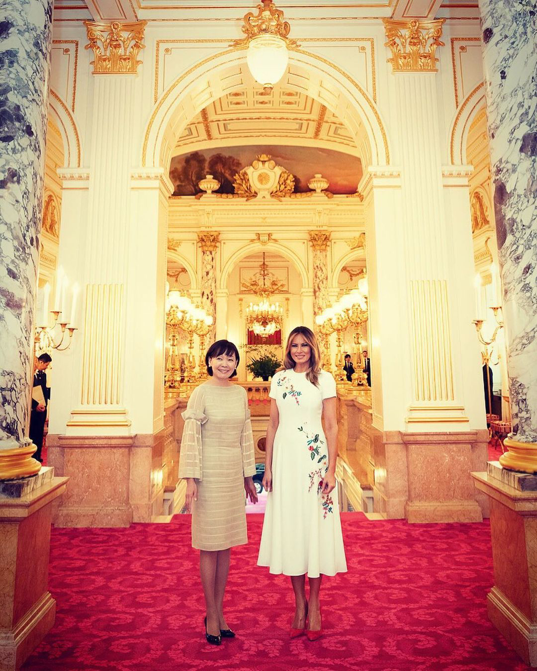 В&nbsp;Carolina Herrera во время визита во Дворец Акасака в Токио, 2019 год