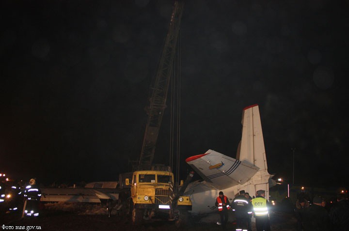 Крушение самолета Ан-24 в Донецке 