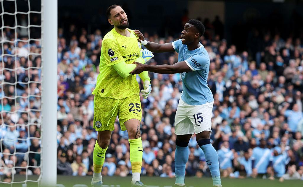 Джанлуиджи Доннарумма (слева)