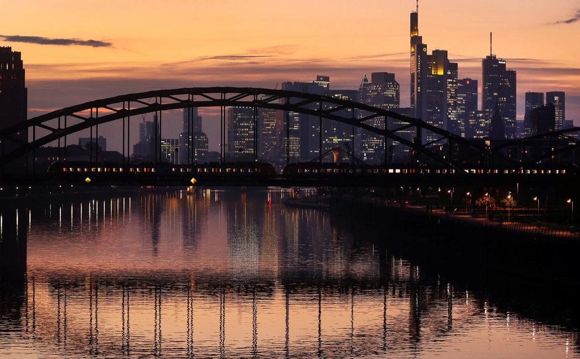 Kai Pfaffenbach / Reuters