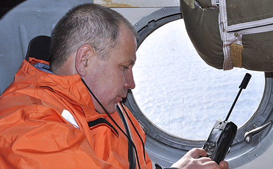 Спасательная операция на месте крушения большого автономного морозильного траулера (БАТМ) «Дальний Восток» в акватории Охотского моря