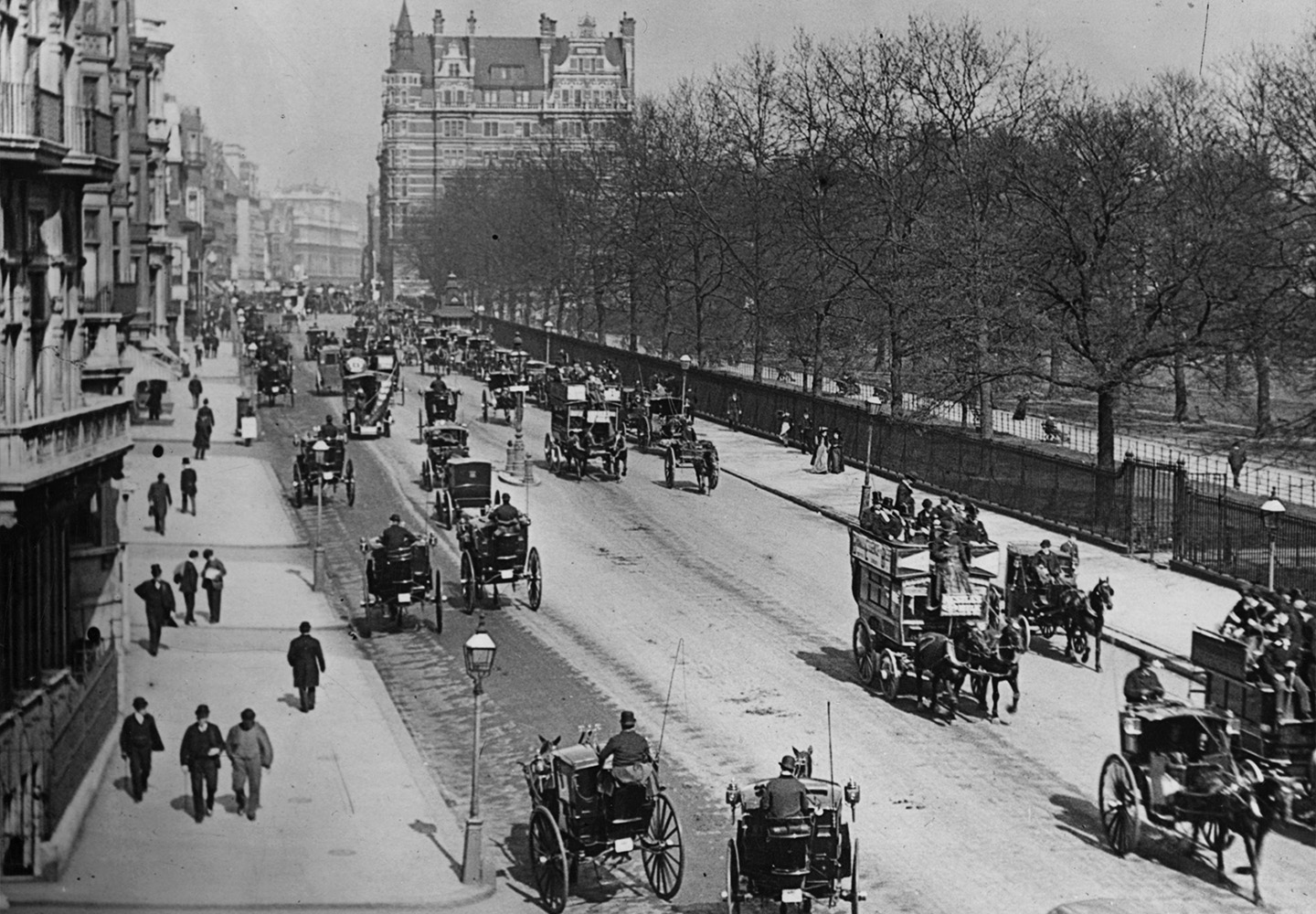 Конные такси на Пикадилли, Лондон, 1905 год