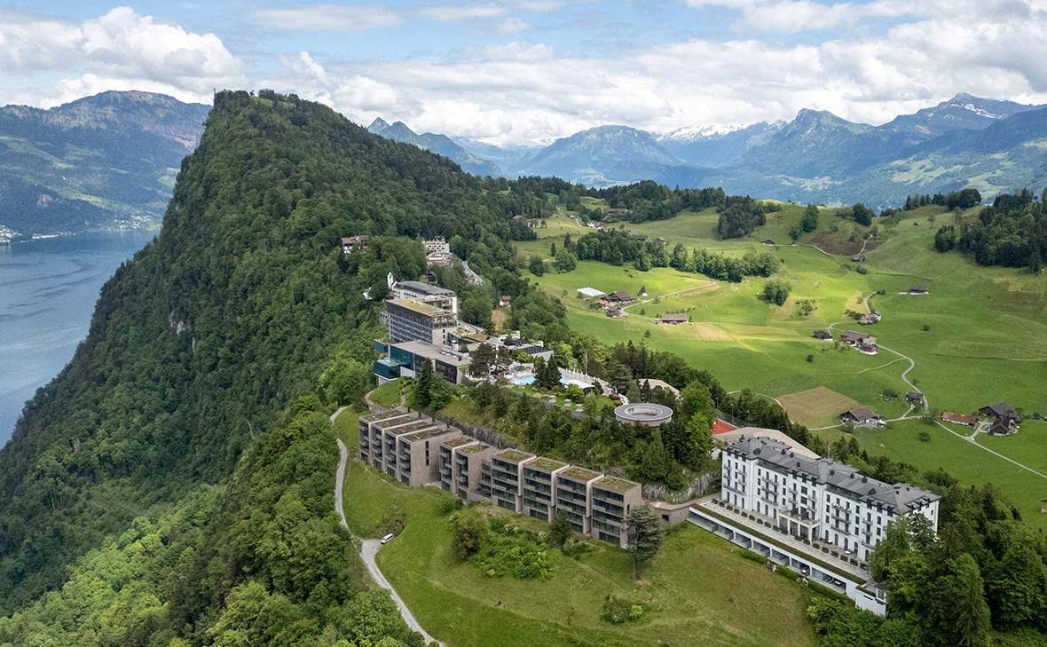 Denis Balibouse / Reuters