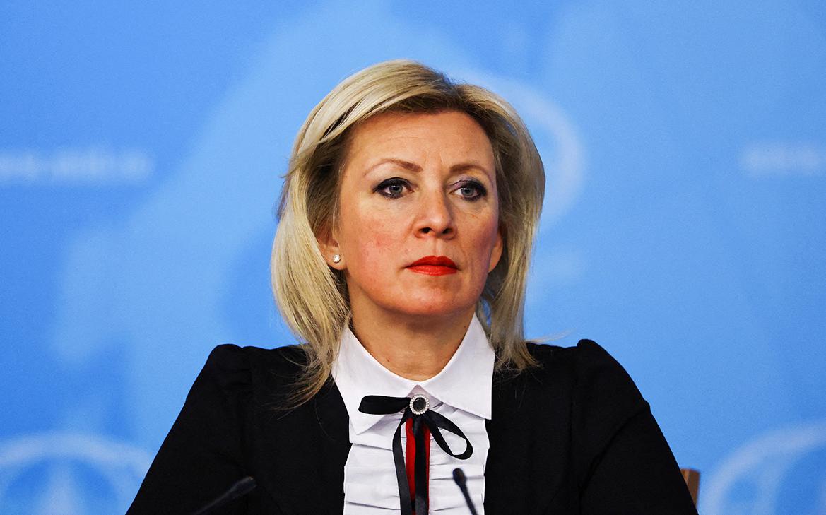 Захарова назвала кабинет Зеленского психбольницей