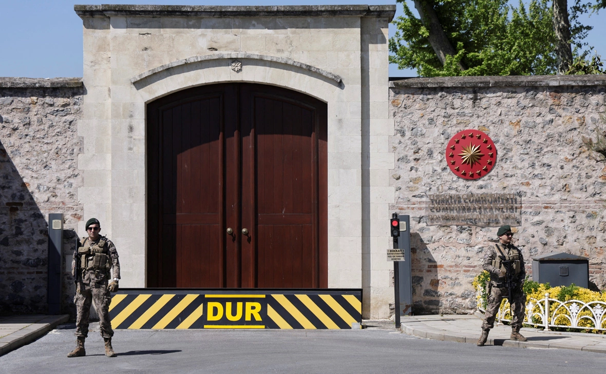 Leonhard Foeger / Reuters