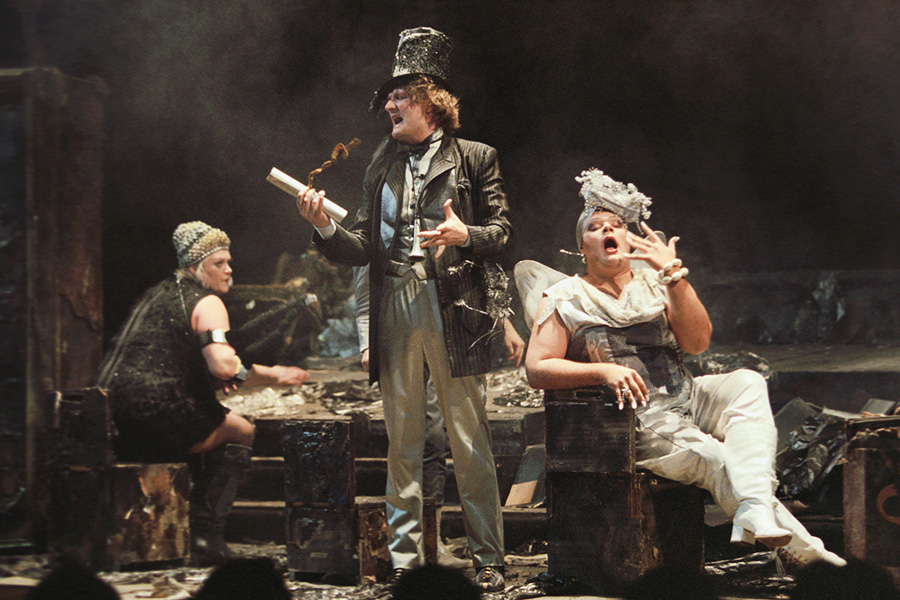 Премьера антрепризного спектакля &laquo;Имаго&raquo; на сцене МХАТ&nbsp;им. Чехова, 2002 год

В кино Симонов дебютировал в 1981 году, исполнив роль лейтенанта Володьки в картине &laquo;Сашка&raquo;. Его фильмография насчитывает более сотни работ, в том числе в фильмах и сериалах &laquo;Граница: Таежный роман&raquo;, &laquo;Одиноким предоставляется общежитие&raquo;, &laquo;Остановка по требованию&raquo;, &laquo;Достоевский&raquo;, &laquo;Каменская&raquo;.