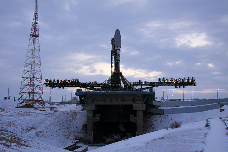 23 декабря 2011 года&nbsp;&mdash; запущенная с&nbsp;космодрома Плесецк ракета-носитель &laquo;Союз-2.1б&raquo; не&nbsp;смогла вывести на&nbsp;расчетную орбиту спутник связи двойного назначения &laquo;Меридиан&raquo;. Обломки аппарата упали в&nbsp;Новосибирской области. Причина аварии&nbsp;&mdash; нештатная работа двигательной установки третьей ступени ракеты-носителя.