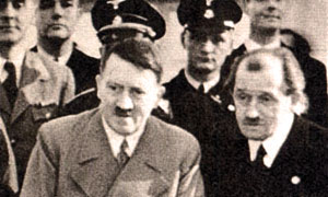 Гитлер поручил Фердинанду Порше разработать фольксваген в кратчайшие сроки